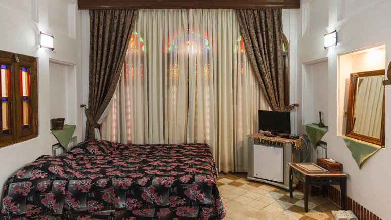 اتاق دو تخته دبل هتل تاریخی لب خندق یزد
